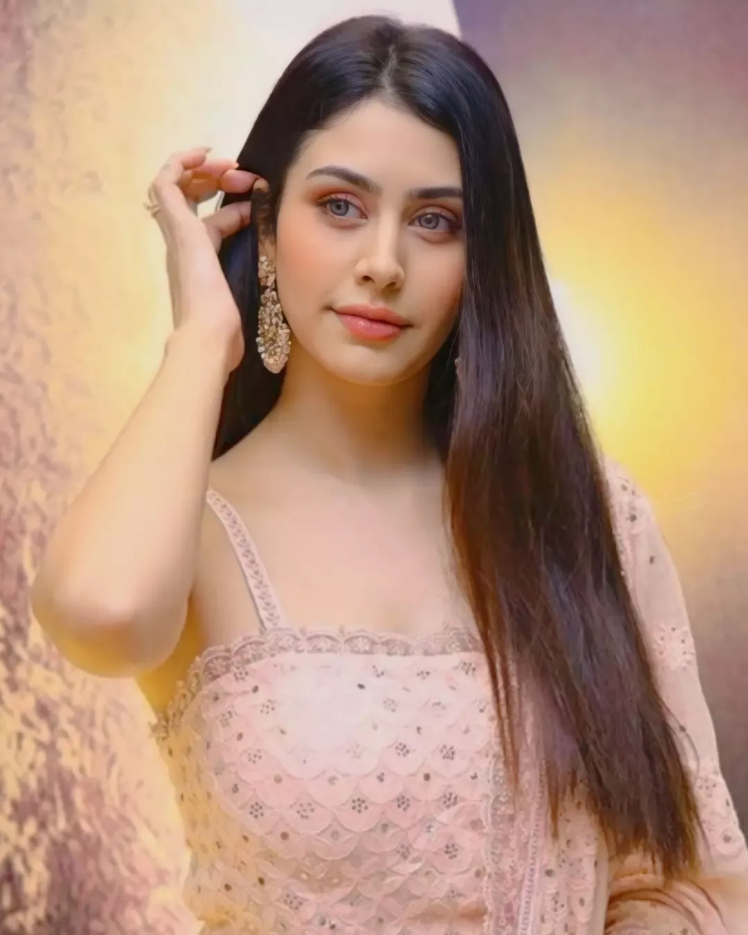 warina hussain